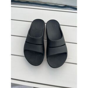 Oofos Slides Women’s Size 9 - Black